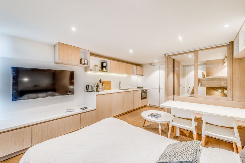 _lv_images__lot_0000000205_01_15346001 _lv_images__lot_0000000205_01_15346001