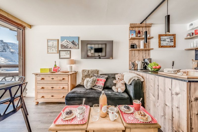 _lv_images__lot_0000000210_08_14028965