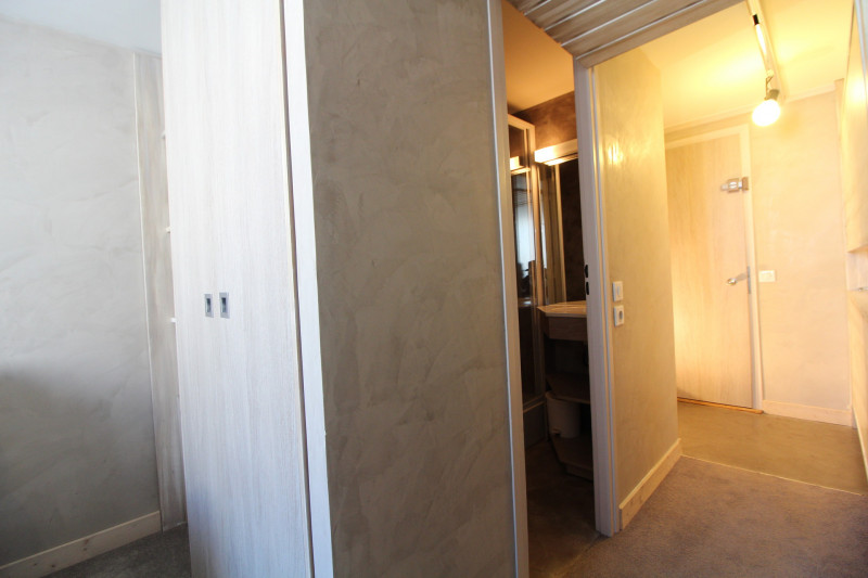 _lv_images__lot_0000000214_03_14038692 _lv_images__lot_0000000214_03_14038692