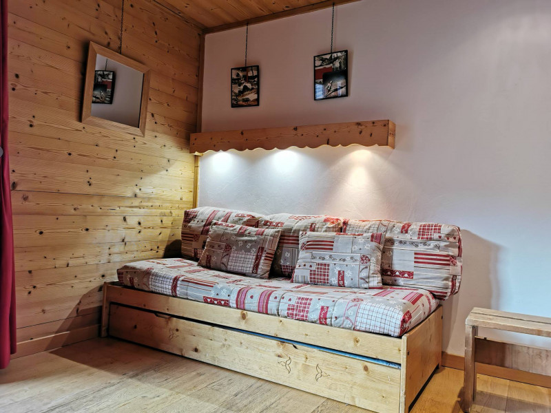 _lv_images__lot_0000000215_02_13160871 _lv_images__lot_0000000215_02_13160871