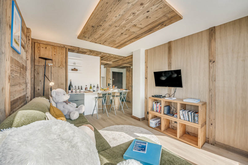 _lv_images__lot_0000000225_09_14105980