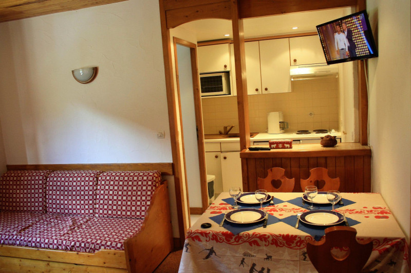 _lv_images__lot_0000000228_02_14454280