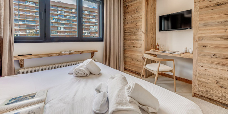 _lv_images__lot_0000000229_08_13831381