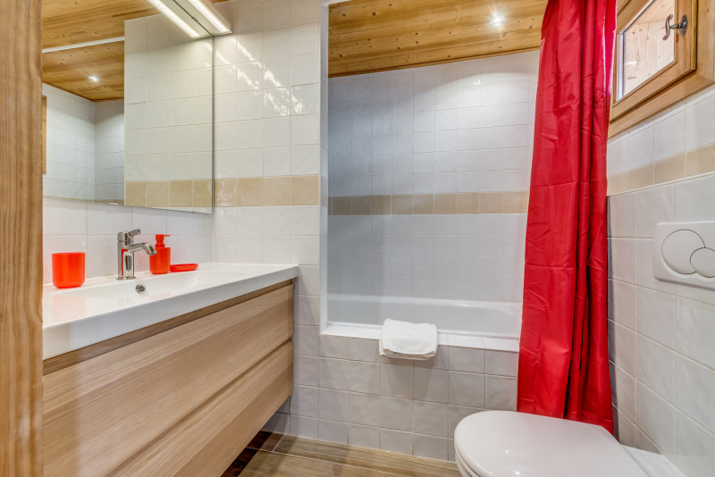 _lv_images__lot_0000000240_13_13830716 _lv_images__lot_0000000240_13_13830716