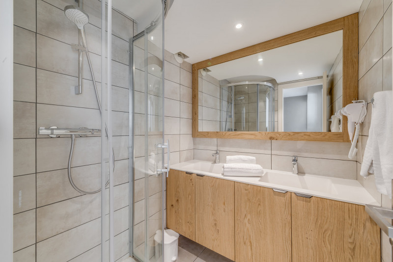 _lv_images__lot_0000000247_06_13357964 _lv_images__lot_0000000247_06_13357964