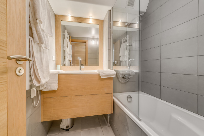 _lv_images__lot_0000000269_05_14211683