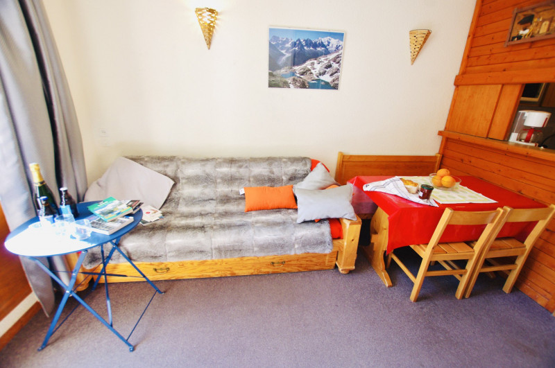 _lv_images__lot_0000000276_01_14020199