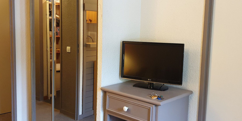 _lv_images__lot_0000000276_16_14020214