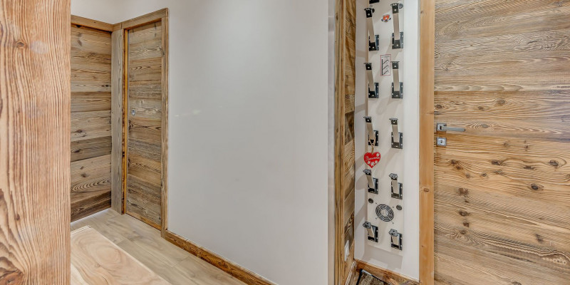 _lv_images__lot_0000000282_10_14028839