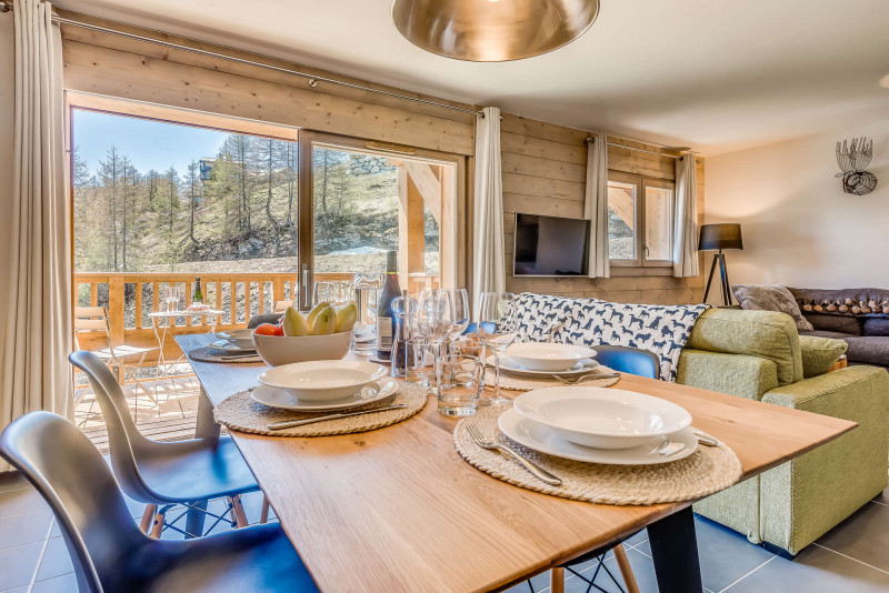 _lv_images__lot_0000000299_03_13498647