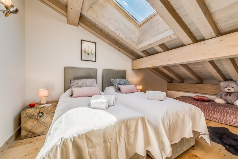 _lv_images__lot_0000000299_09_13932765