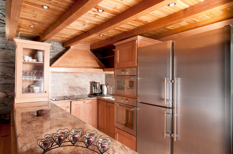 _lv_images__lot_0000000318_09_13831952