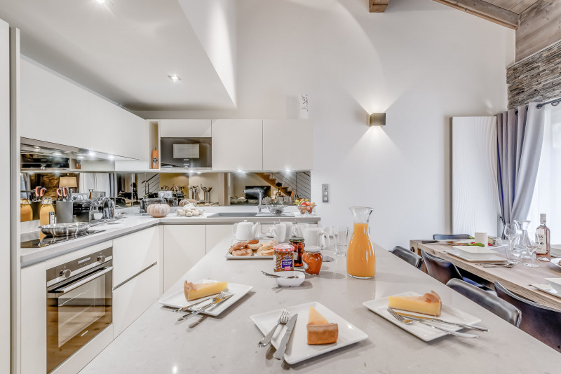 _lv_images__lot_0000000326_03_13076992