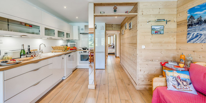 _lv_images__lot_0000000341_02_14028503