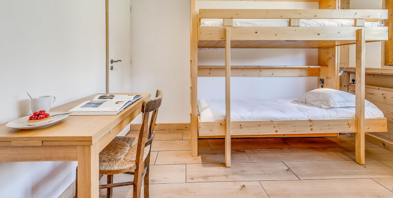 _lv_images__lot_0000000341_16_13831558