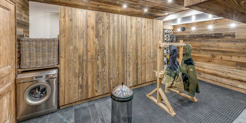 _lv_images__lot_0000000343_16_14320027