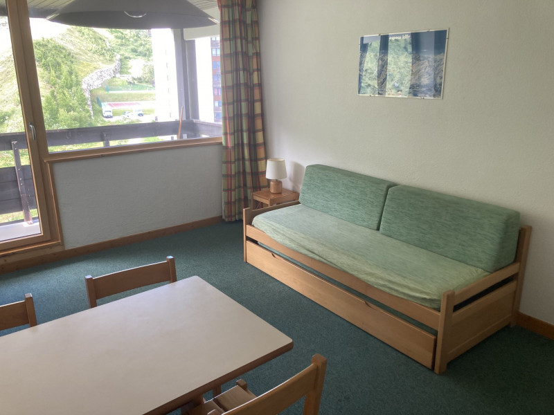 _lv_images__lot_0000000349_02_14068266