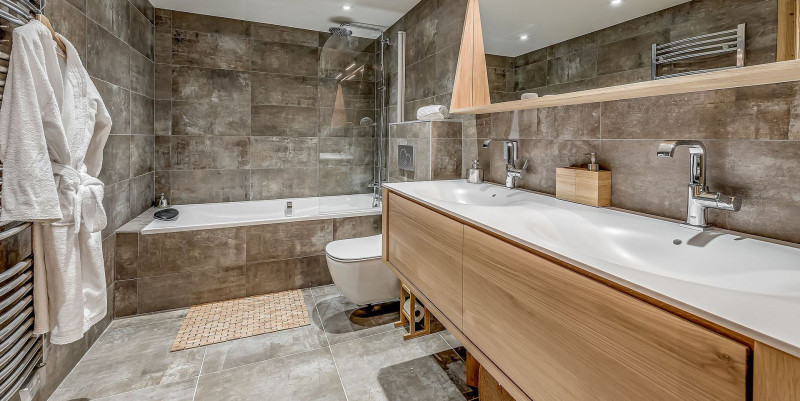 _lv_images__lot_0000000368_07_14066407