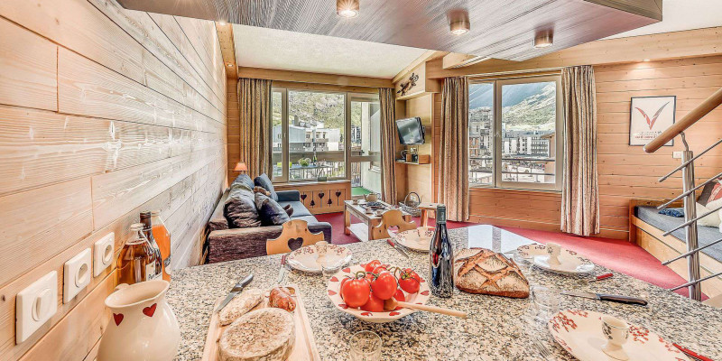 _lv_images__lot_0000000369_05_14378398