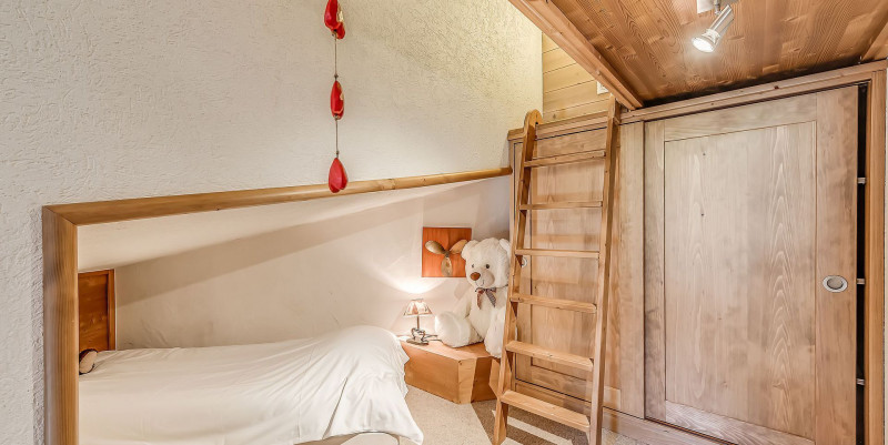 _lv_images__lot_0000000369_10_14462379