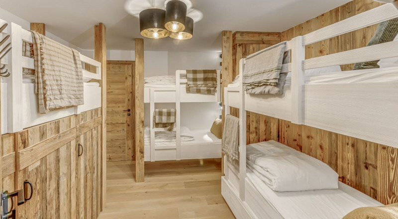 _lv_images__lot_0000000372_12_13573684