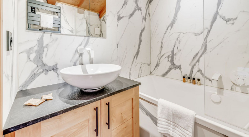 _lv_images__lot_0000000374_11_14453721