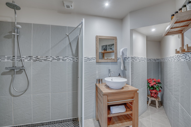 _lv_images__lot_0000000375_15_14028373