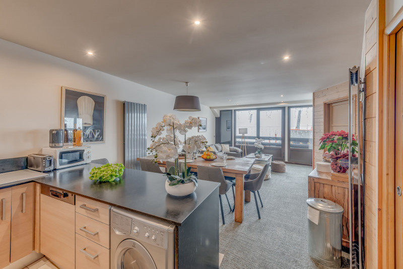 _lv_images__lot_0000000376_01_14452573