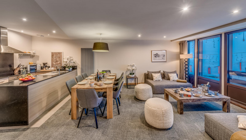 _lv_images__lot_0000000377_04_14211115