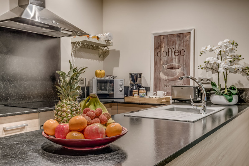 _lv_images__lot_0000000377_08_14028350