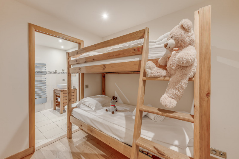 _lv_images__lot_0000000379_14_14268365 _lv_images__lot_0000000379_14_14268365