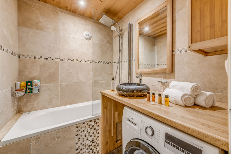 _lv_images__lot_0000000384_13_14038390