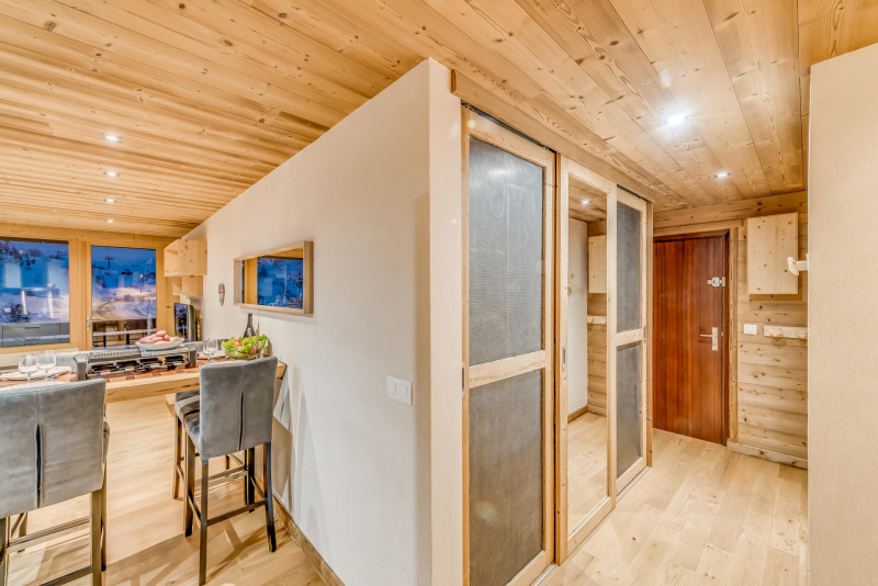 _lv_images__lot_0000000384_14_13736454