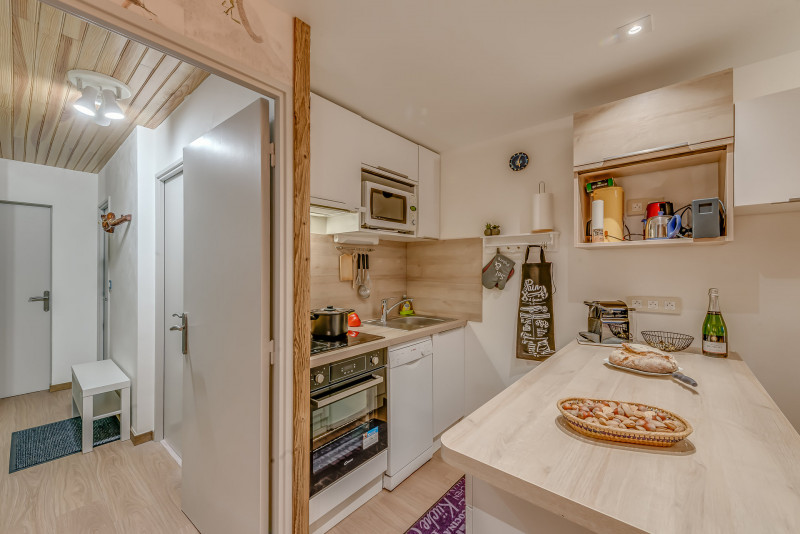 _lv_images__lot_0000000404_07_14038941