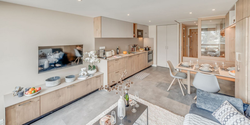 _lv_images__lot_0000000405_04_13585463 _lv_images__lot_0000000405_04_13585463