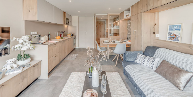 _lv_images__lot_0000000405_05_13078951