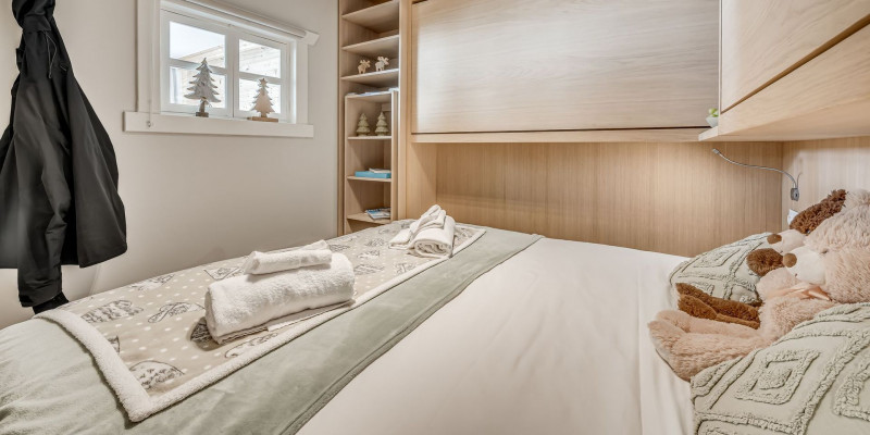 _lv_images__lot_0000000407_09_14462690