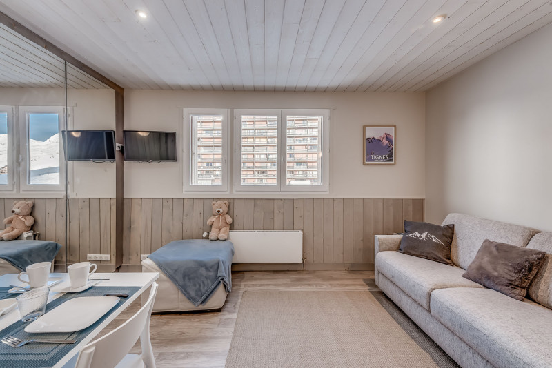 _lv_images__lot_0000000408_03_13546834