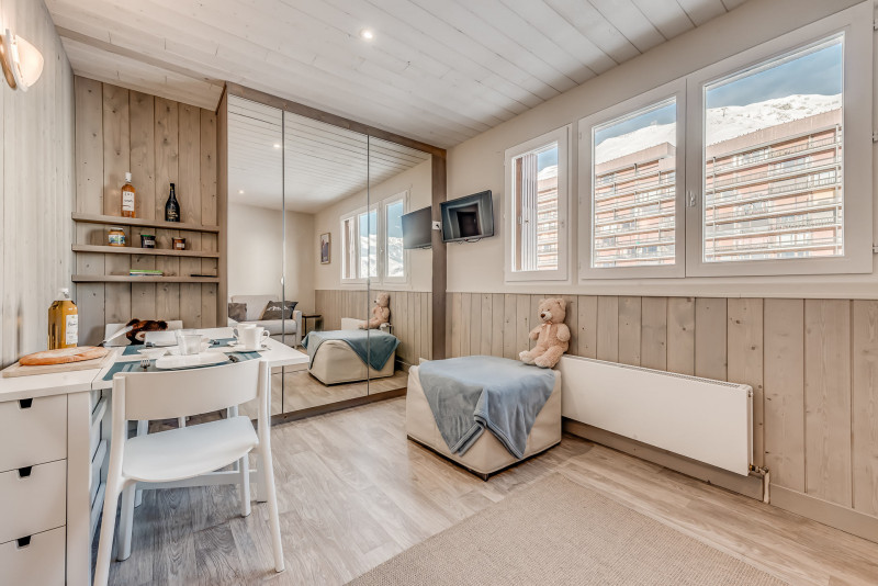 _lv_images__lot_0000000408_06_14038972