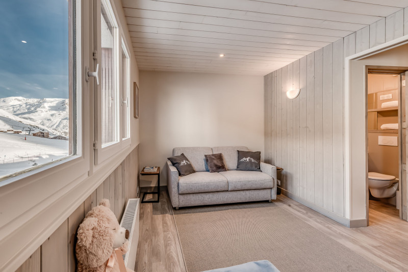 _lv_images__lot_0000000408_09_13575330