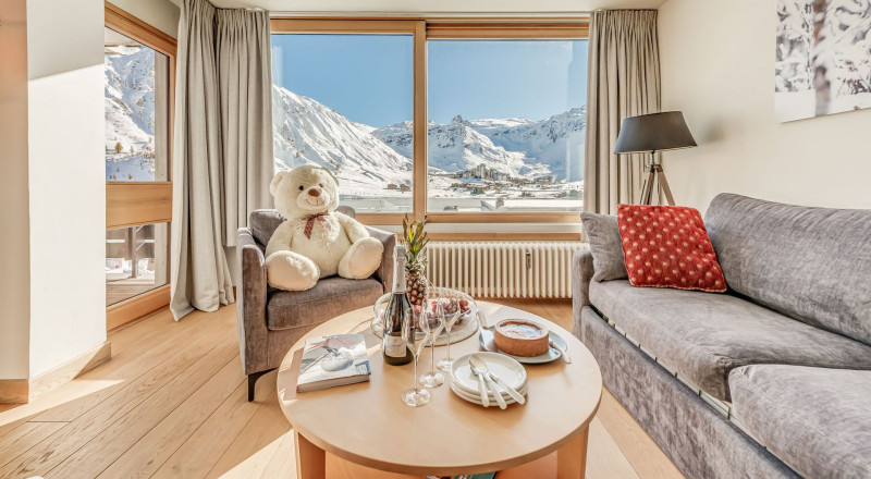 _lv_images__lot_0000000438_08_13498885