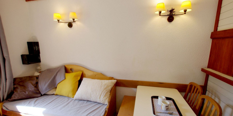 _lv_images__lot_0000000444_11_14416439