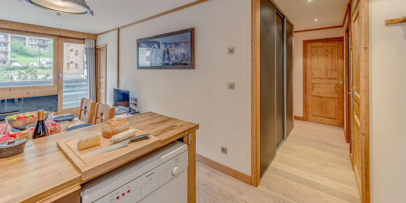 _lv_images__lot_0000000472_15_14415407