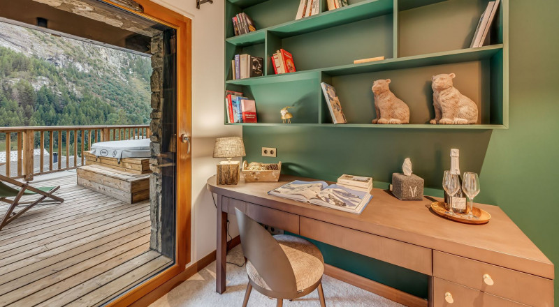 _lv_images__lot_0000000477_13_14018163 _lv_images__lot_0000000477_13_14018163