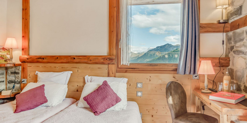 _lv_images__lot_0000000480_13_13151698