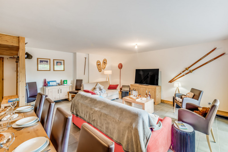 _lv_images__lot_0000000484_02_14220243 _lv_images__lot_0000000484_02_14220243