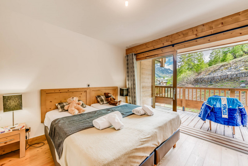 _lv_images__lot_0000000484_13_13830780