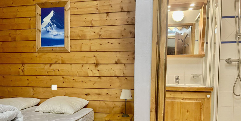 _lv_images__lot_0000000515_05_14415324