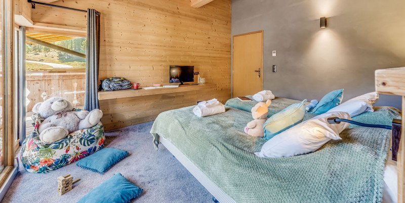 _lv_images__lot_0000000518_15_14066192