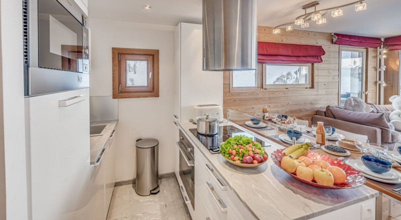 _lv_images__lot_0000000525_02_14230315